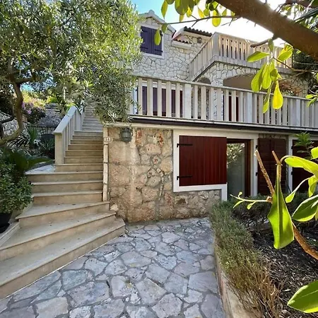 Villa Sunflower - Attractive Area & Seafront! Vila Jelsa (Hvar)