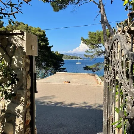 Villa Sunflower - Attractive Area & Seafront! Vila *